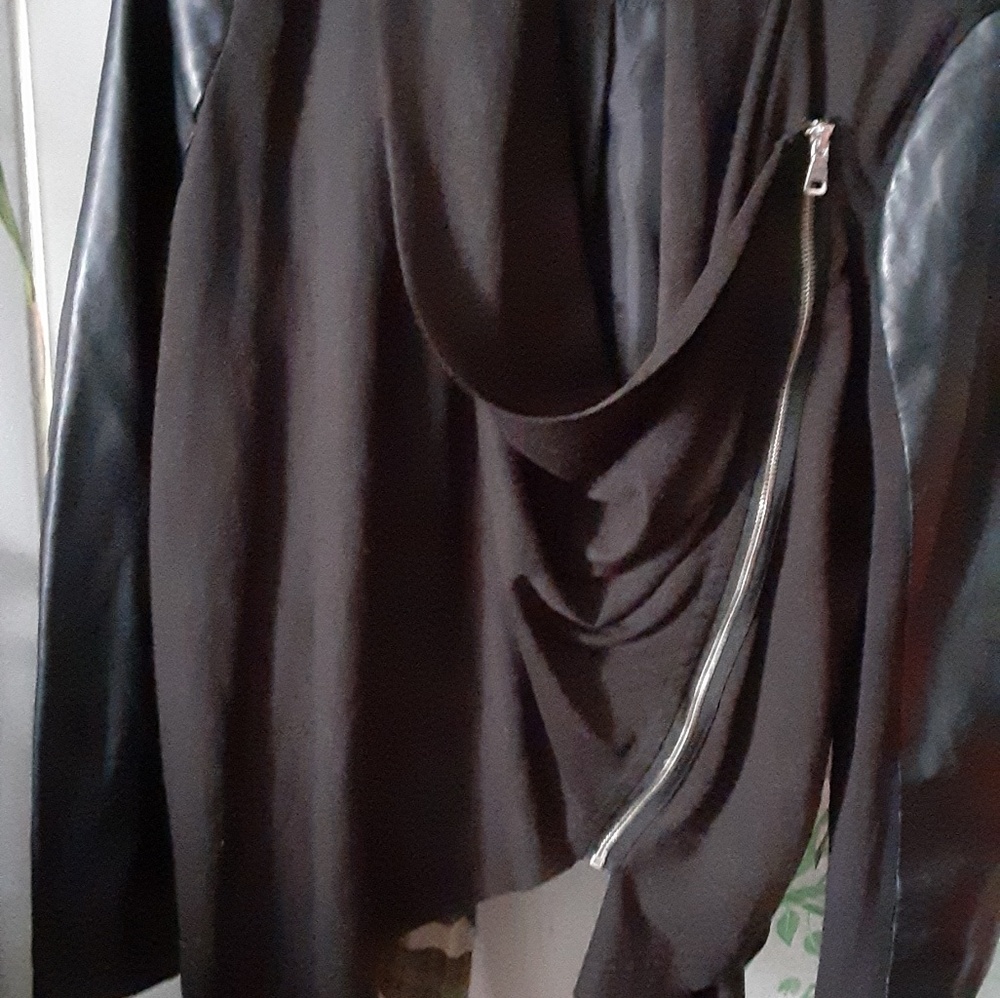 Jacket - Picture 4 of 4